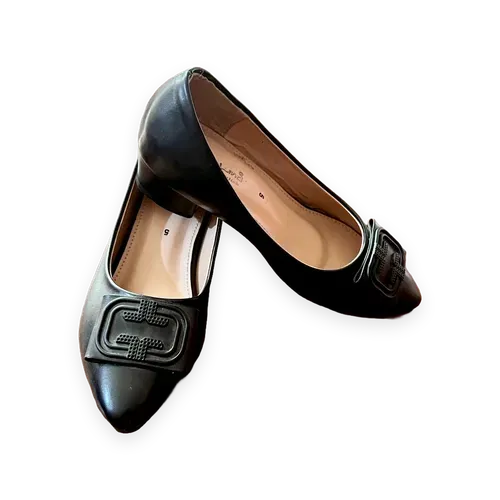 Black Color Fashionable Cock Shoes for Women