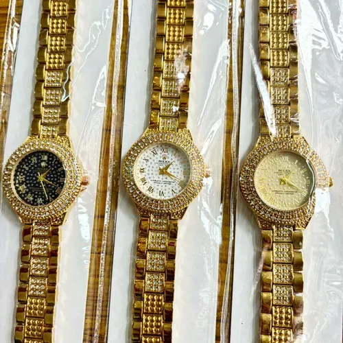 Luxury Golden Color Diamond Bangle Watch for Women